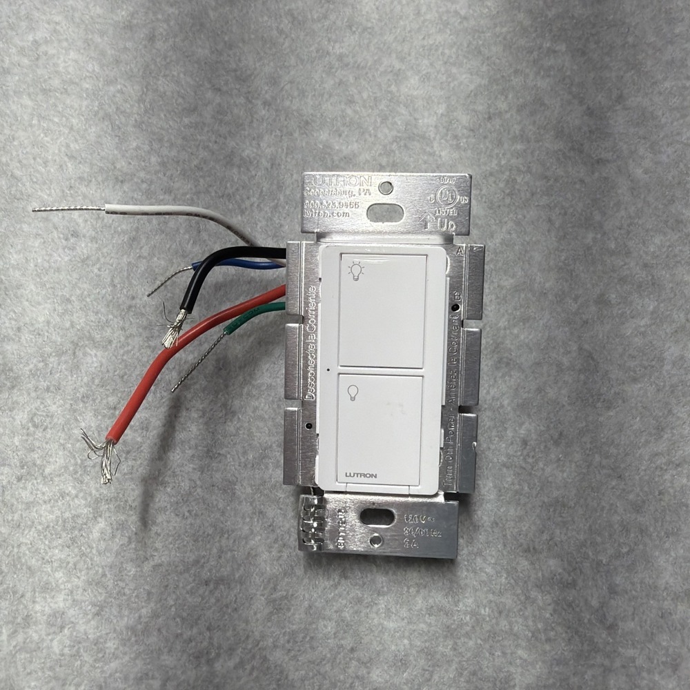 Lutron Caséta (PD-5ANS-WH-R) Wireless 120V Outdoor Smart Caseta White